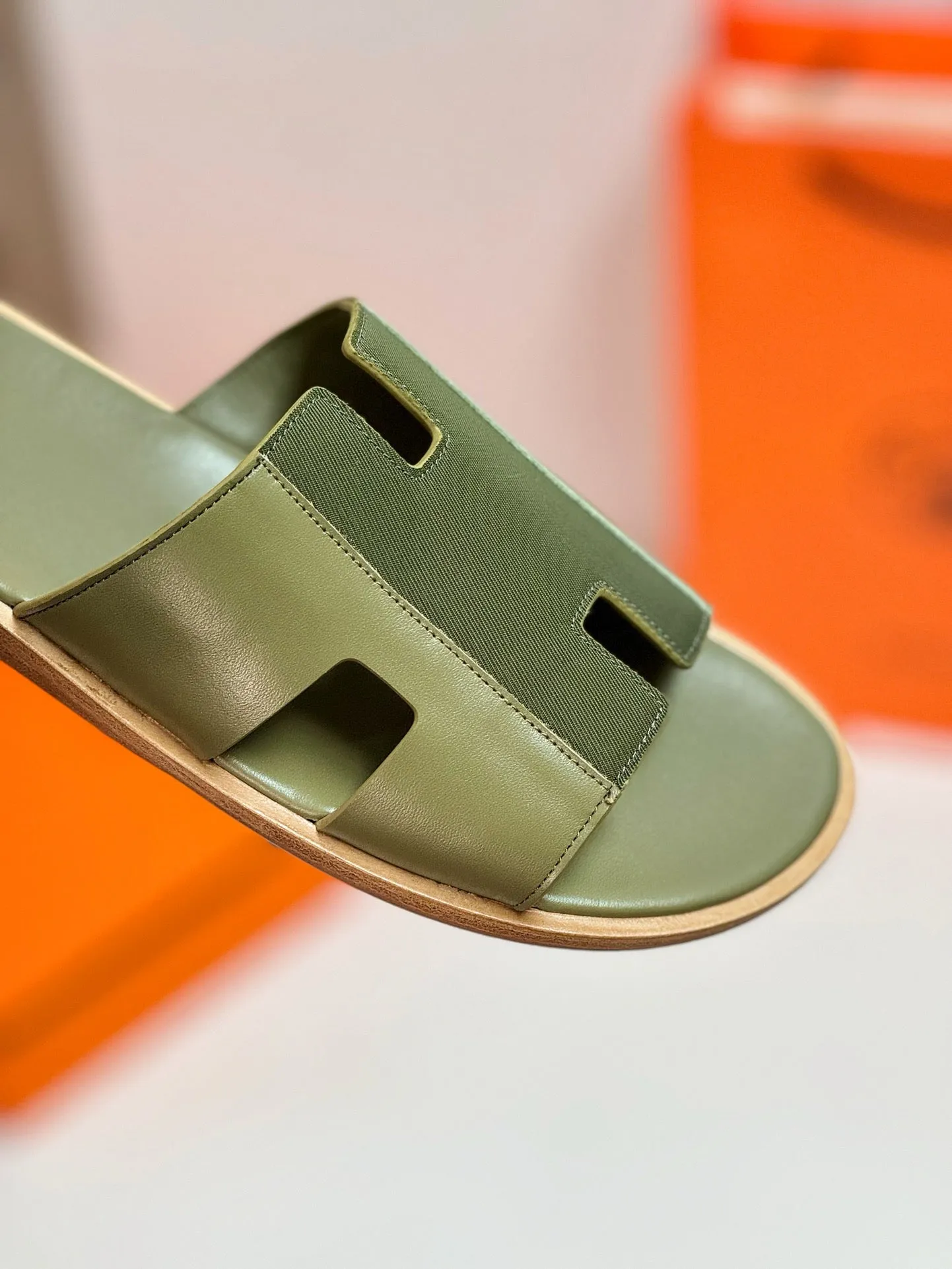 IZMIR SANDAL OLIVE MIX MOSS LAMBSKIN