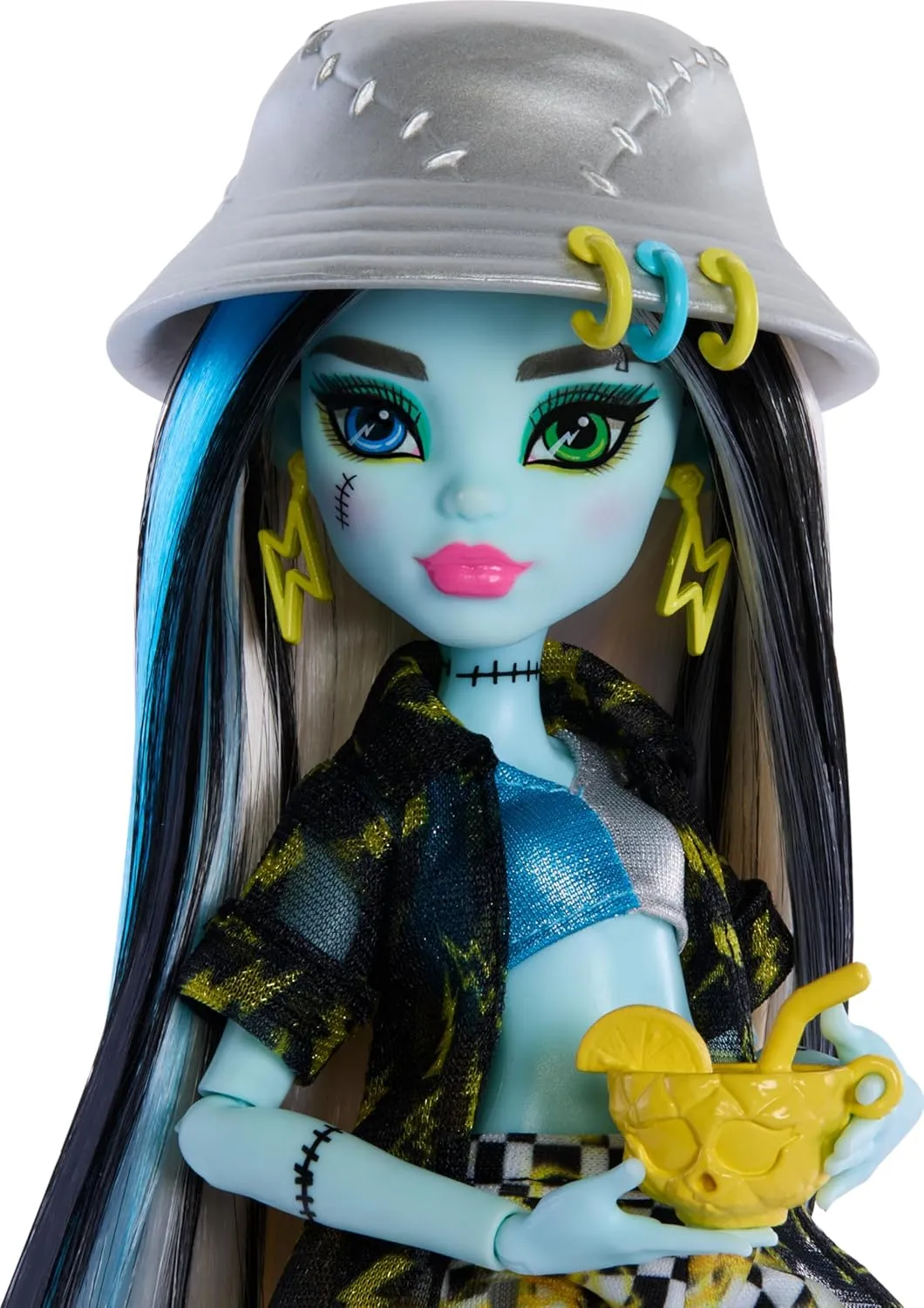 Monster High Scare-adise Island Frankie Stein Doll with Swimsuit, Coverup & Beach Accessories Like Hat, Volleyball & Tote