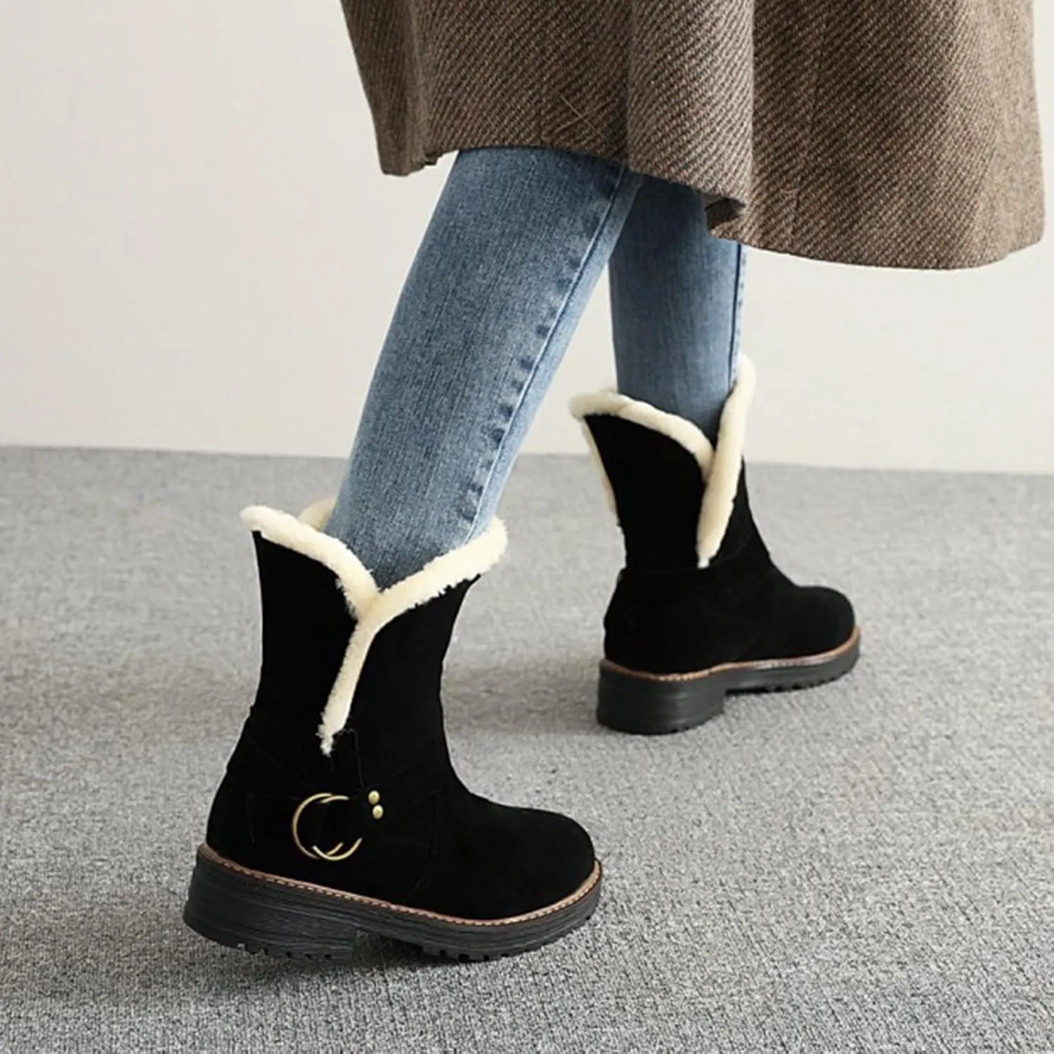 Winter Snow Boots For Women Fashion Casual Platform Boots Non Slip Warm Suede Slip On Ankle Booties with Fleece Lined Cozy Low Chunky Heels Mid Calf Winter Boots for Christmas Outdoor Party