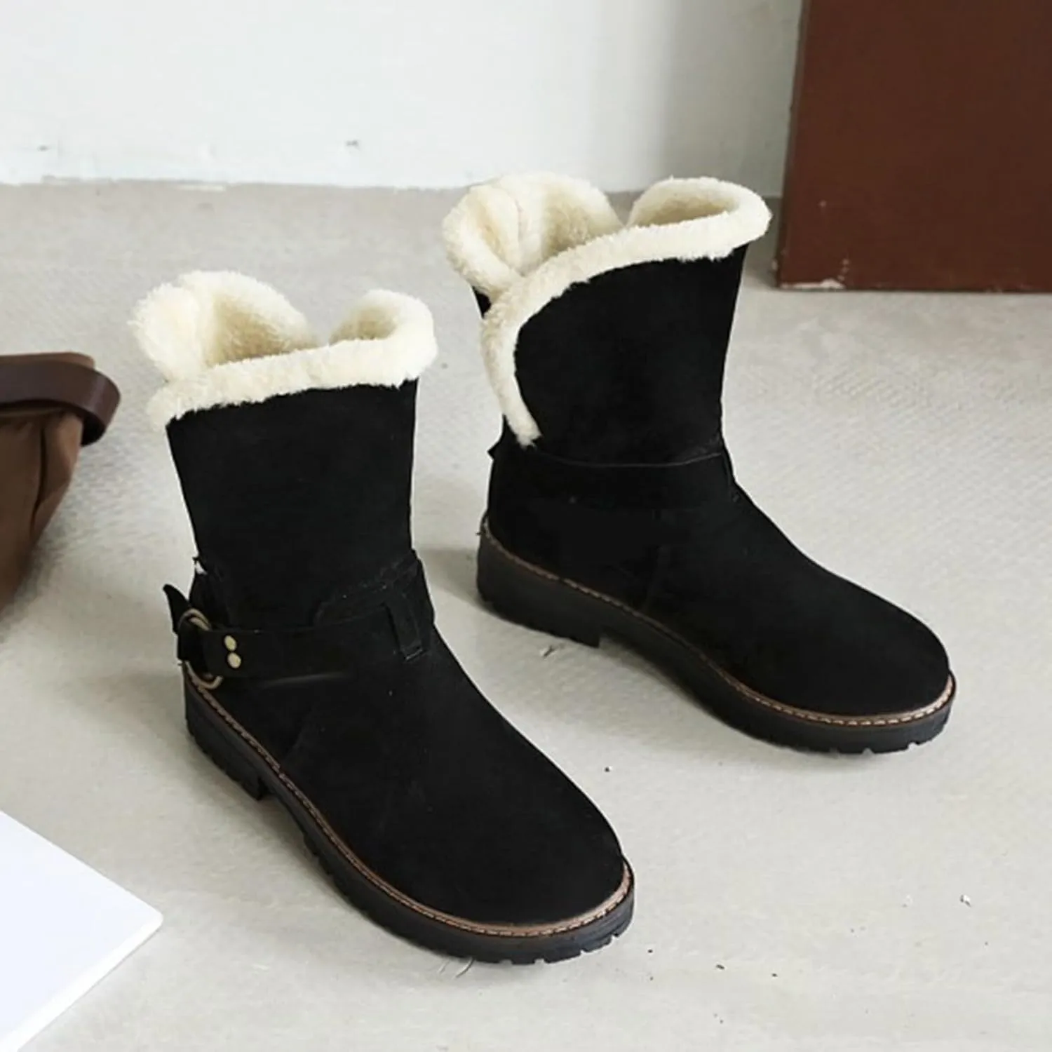 Winter Snow Boots For Women Fashion Casual Platform Boots Non Slip Warm Suede Slip On Ankle Booties with Fleece Lined Cozy Low Chunky Heels Mid Calf Winter Boots for Christmas Outdoor Party