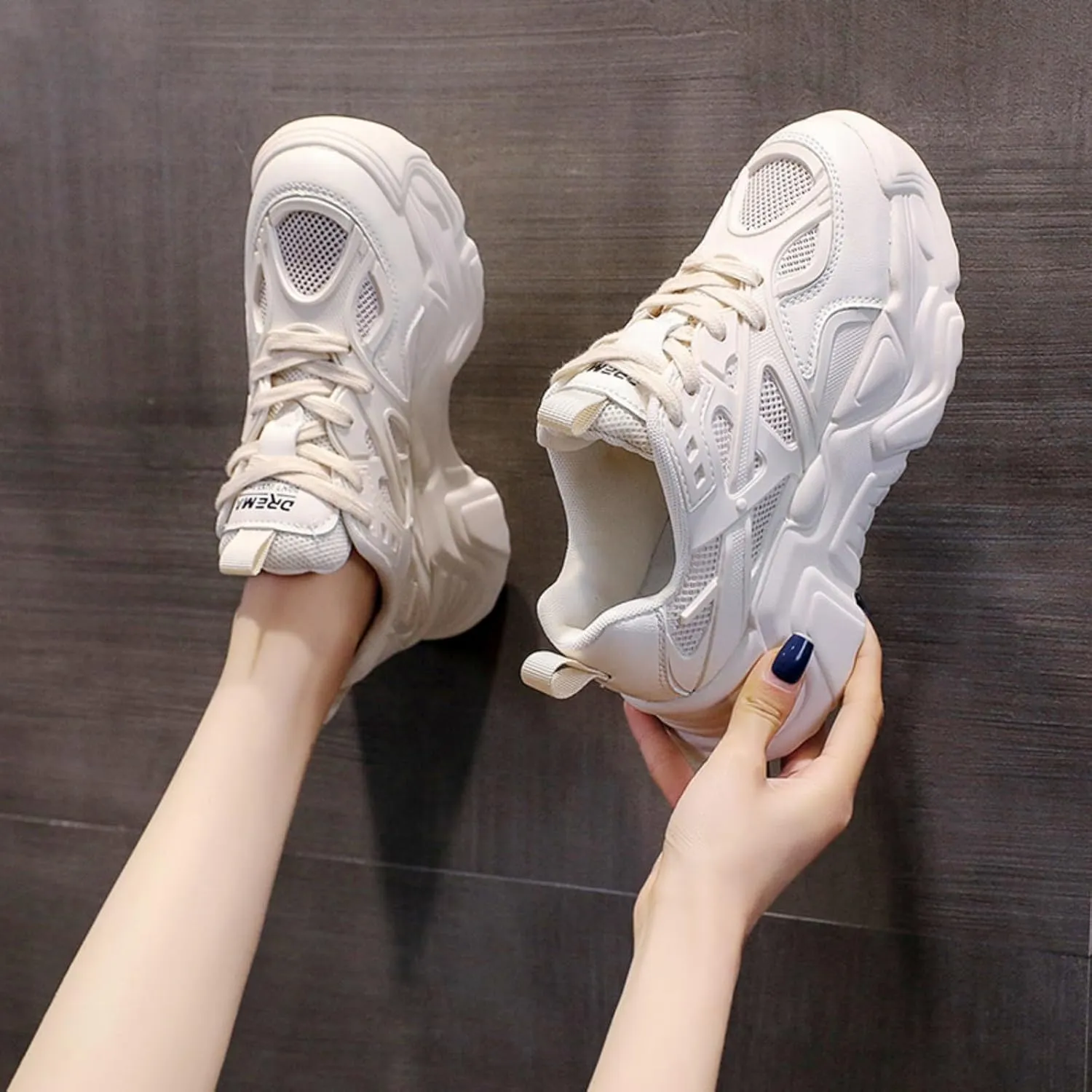 Women 's Fashion Breathable Mesh Chunky Platform Lace Up Sneakers Casual Soft Thick Dad Shoes Retro Running Walking Tennis Shoes